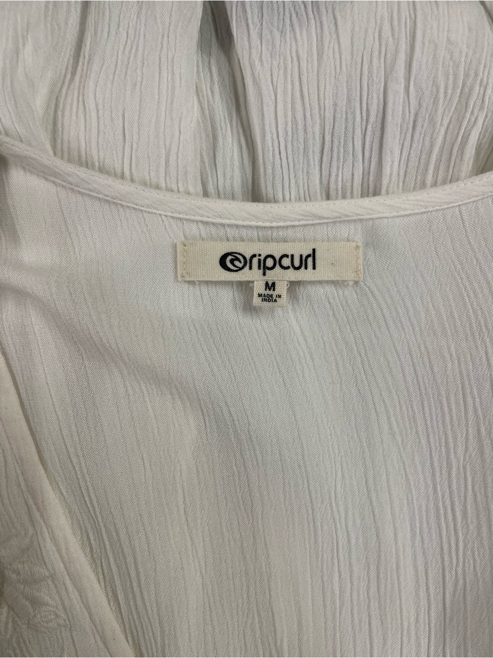Ripcurl embroidered top size medium - Picture 7 of 9